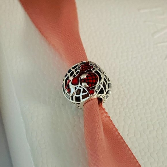 Pandora Marvel Spider-Man Soaring City Charm Pendant - Picture 6 of 7